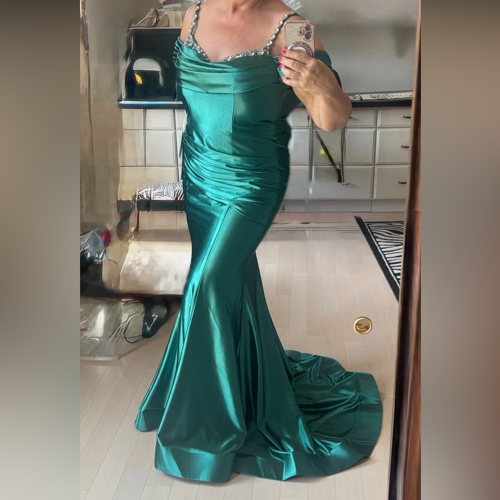 Elegant Green Evening Gown